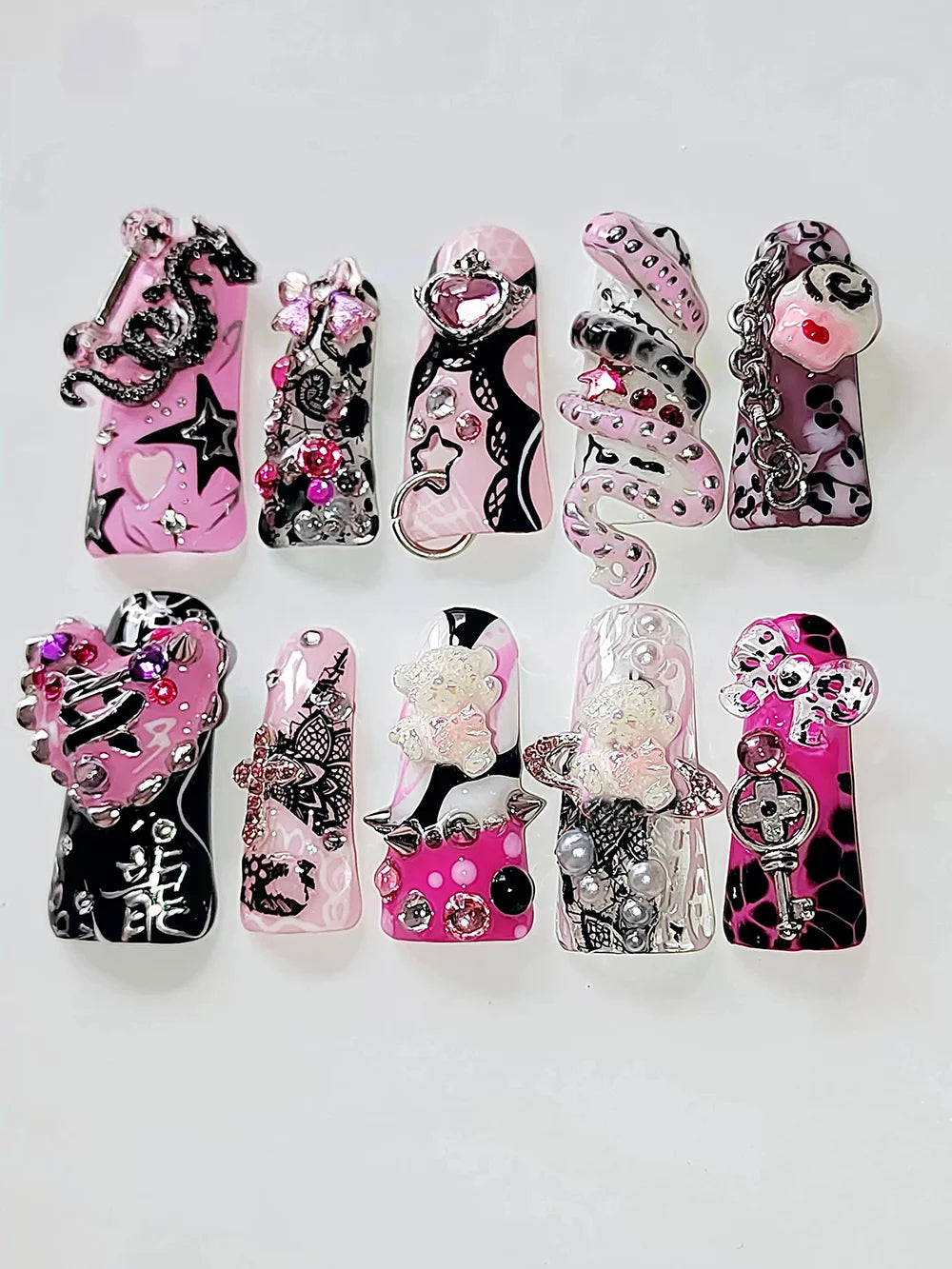 Handmade Y2K Press On Nails 3D Black Powder Small Snakes Duckbill Lace Rhinestone Punk Rivet Beautiful Wearable Fake Nail