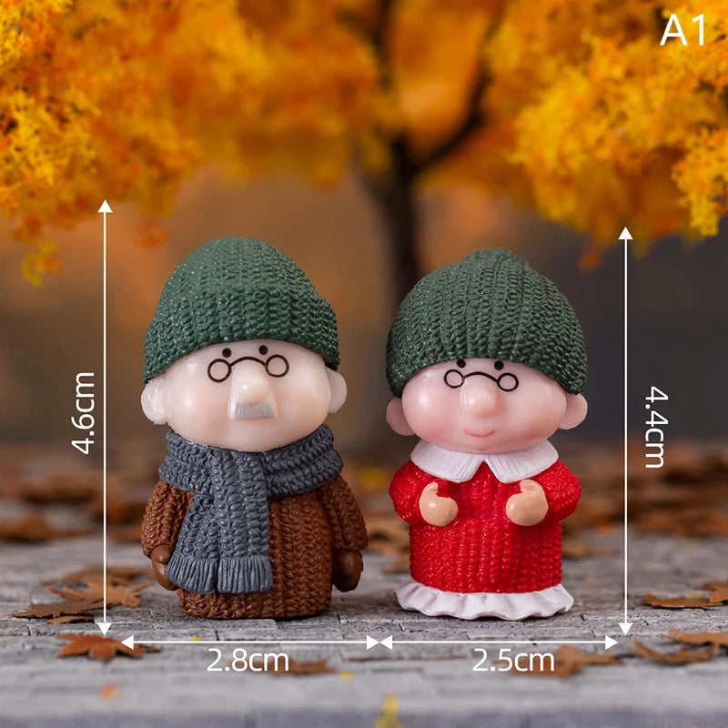 2Pcs/set Mini Grandma Grandpa Sweety Lovers Couple Figures Ornament For Fairy Garden  Miniature Home Office Table  Decoration