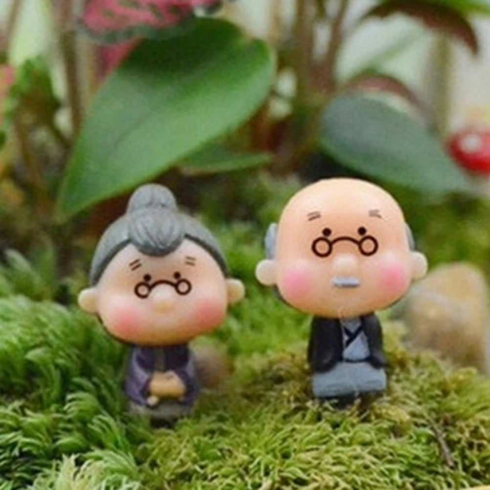 2Pcs/set Mini Grandma Grandpa Sweety Lovers Couple Figures Ornament For Fairy Garden  Miniature Home Office Table  Decoration