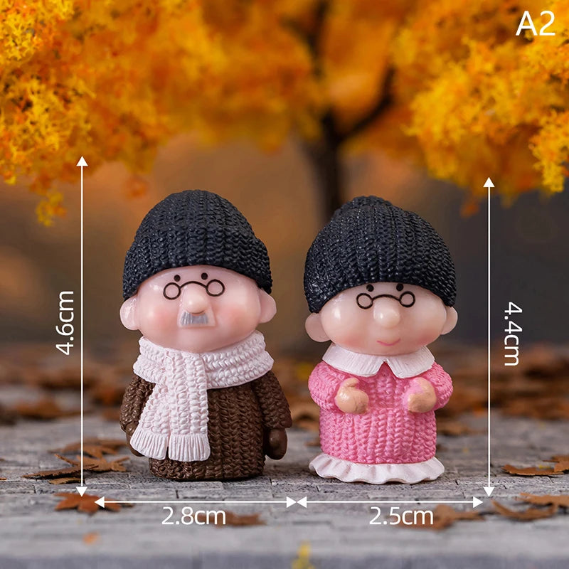 2Pcs/set Mini Grandma Grandpa Sweety Lovers Couple Figures Ornament For Fairy Garden  Miniature Home Office Table  Decoration